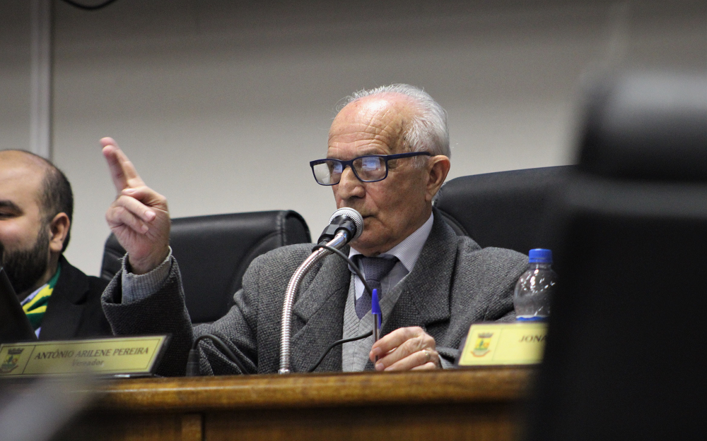 Em nota, presidente da Câmara diz que não vai recolocar 16 CCs nos gabinetes de vereadores